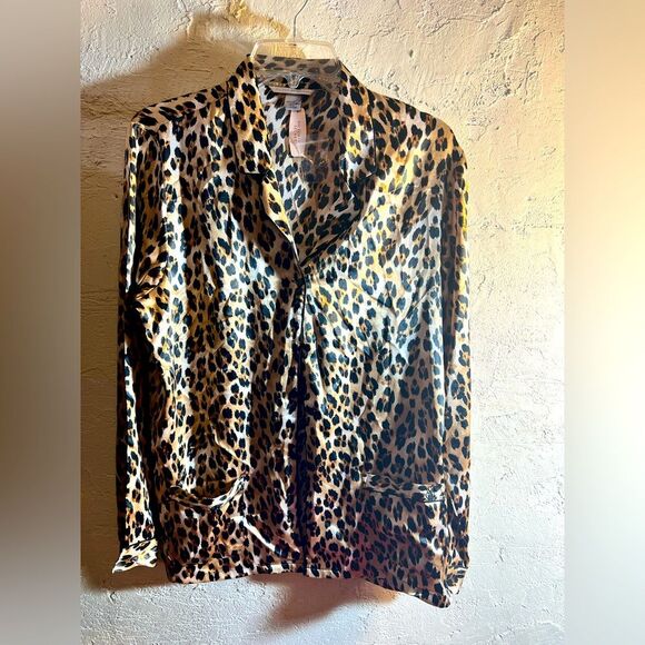 Victoria Secret NWT Leopard Print Women's button up pajama top, medium - Picture 1 of 10